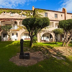 La Rosa Aparthotel